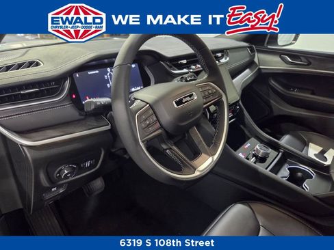 New 2025 Jeep Grand Cherokee L Limited w/ Black Appearance Package image 6