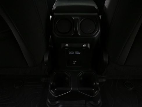 Used 2018 Jeep Wrangler Unlimited Sahara AWD/4WD image 17