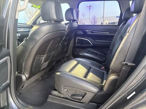Used 2025 Kia Telluride S image 22