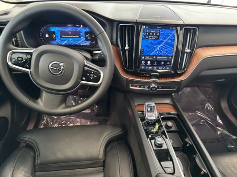Used 2023 Volvo XC60 B6 Ultimate w/ Protection Package Premier AWD/4WD image 13