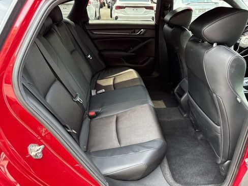 Used 2018 Honda Accord Sport image 10