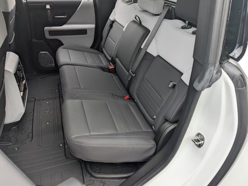 Used 2025 GMC Hummer EV 2X w/ LPO, Sport Package AWD/4WD image 18