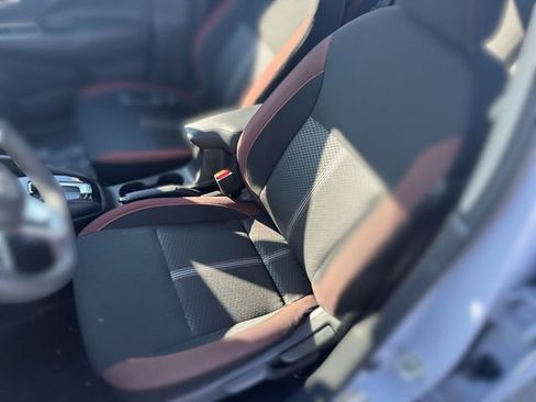 New 2025 Nissan Versa SR w/ Trunk Package image 15