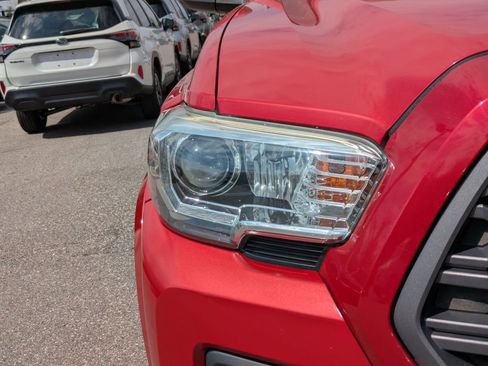 Used 2020 Toyota Tacoma TRD Sport image 9