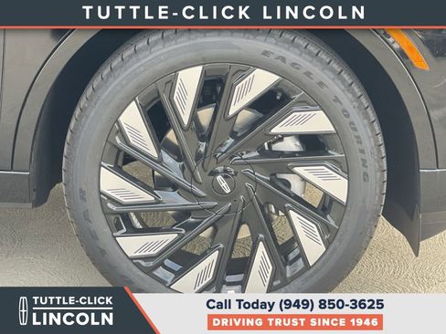 New 2026 Lincoln Nautilus Reserve image 10