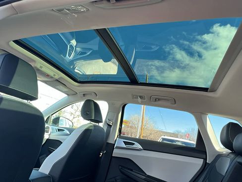 New 2026 Volkswagen Taos SE image 31