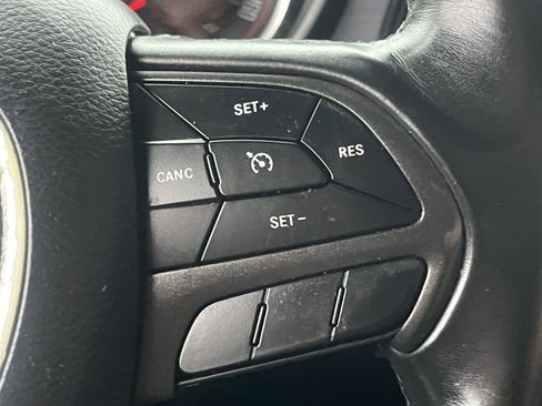 Used 2018 Dodge Challenger SXT RWD image 19
