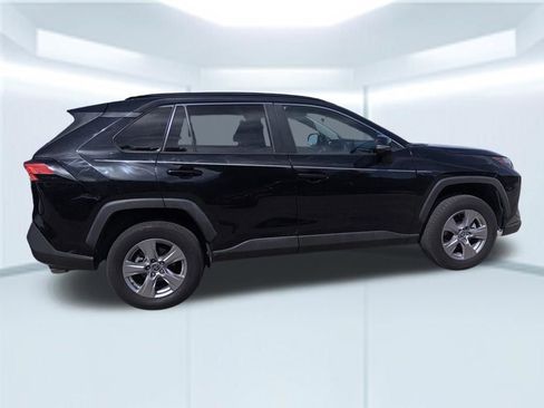 Used 2022 Toyota RAV4 XLE image 10