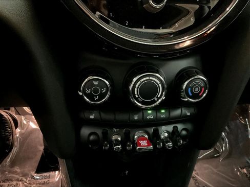 Used 2022 MINI Cooper 2-Door Hardtop FWD image 32