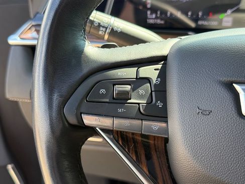 Used 2024 Cadillac Escalade ESV Premium Luxury AWD/4WD image 16