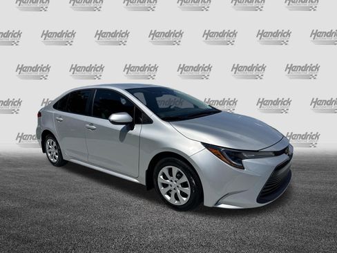 Used 2026 Toyota Corolla LE FWD image 2