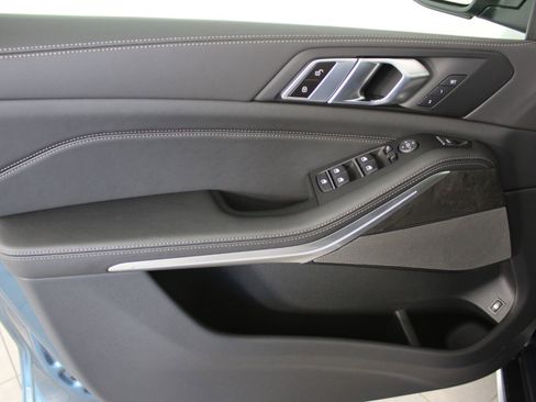 New 2026 BMW X5 xDrive50e image 12