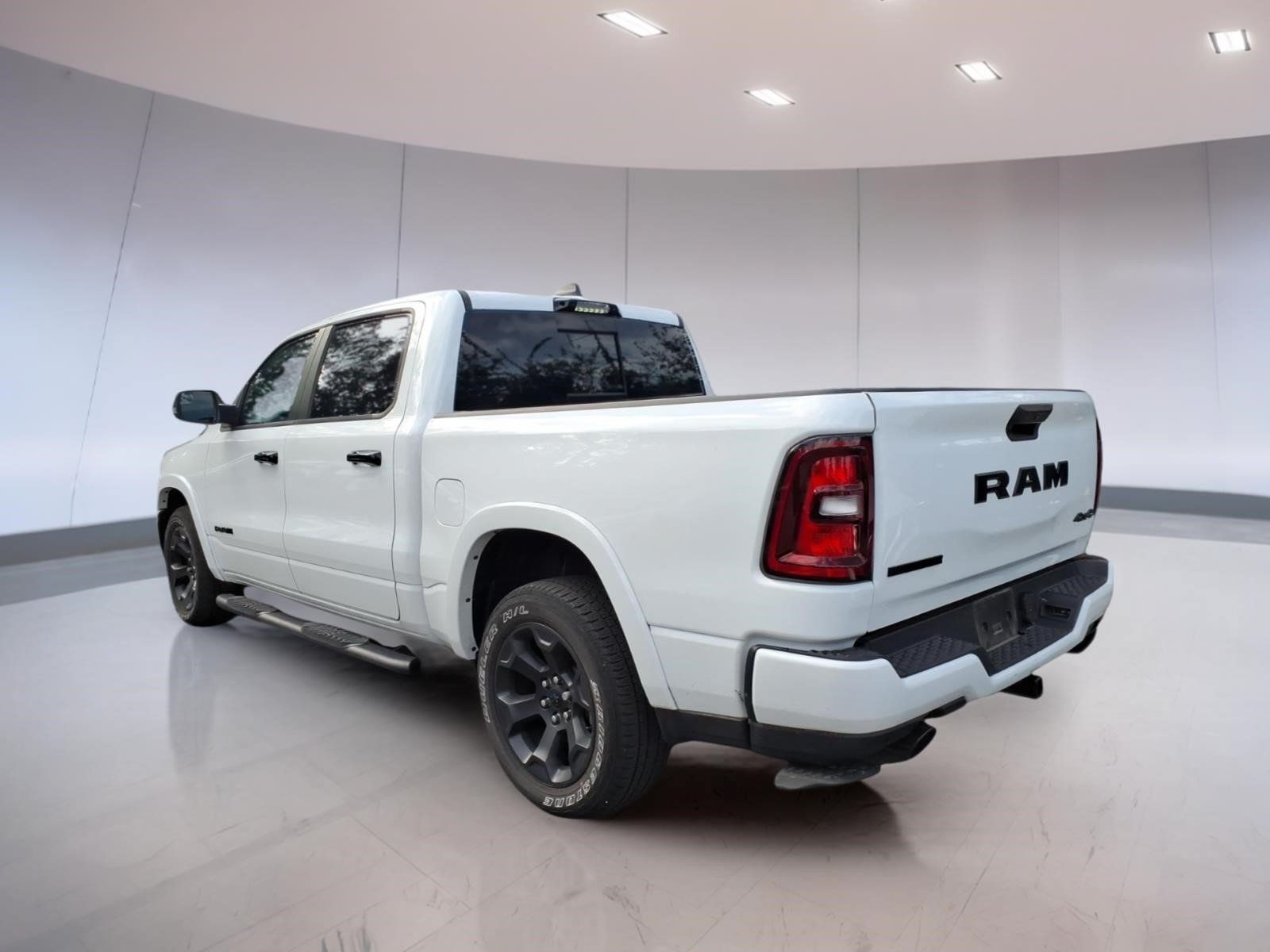 Used 2025 RAM 1500 Big Horn AWD/4WD image 3