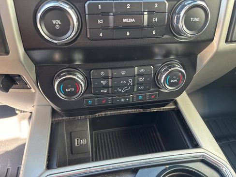 Used 2021 Ford F350 Lariat w/ Chrome Package AWD/4WD image 25