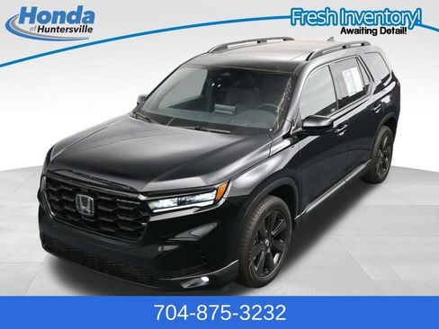 Used 2025 Honda Pilot Black Edition image 36