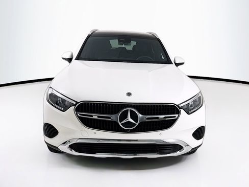 Used 2026 Mercedes-Benz GLC 300 image 2