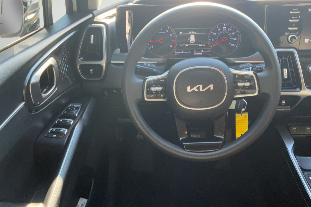 Used 2022 Kia Sorento LX FWD image 14