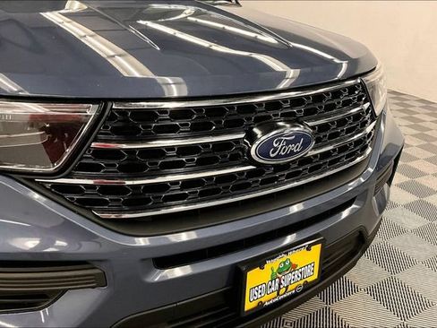 Used 2021 Ford Explorer XLT w/ Class III Trailer Tow Package AWD/4WD image 34