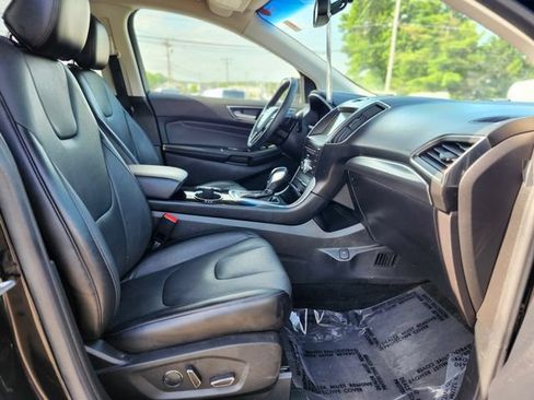 Certified 2018 Ford Edge Titanium AWD/4WD image 11