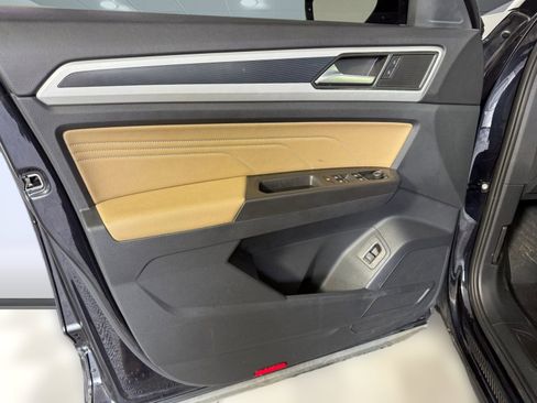 Used 2022 Volkswagen Atlas Cross Sport SEL R-Line image 23