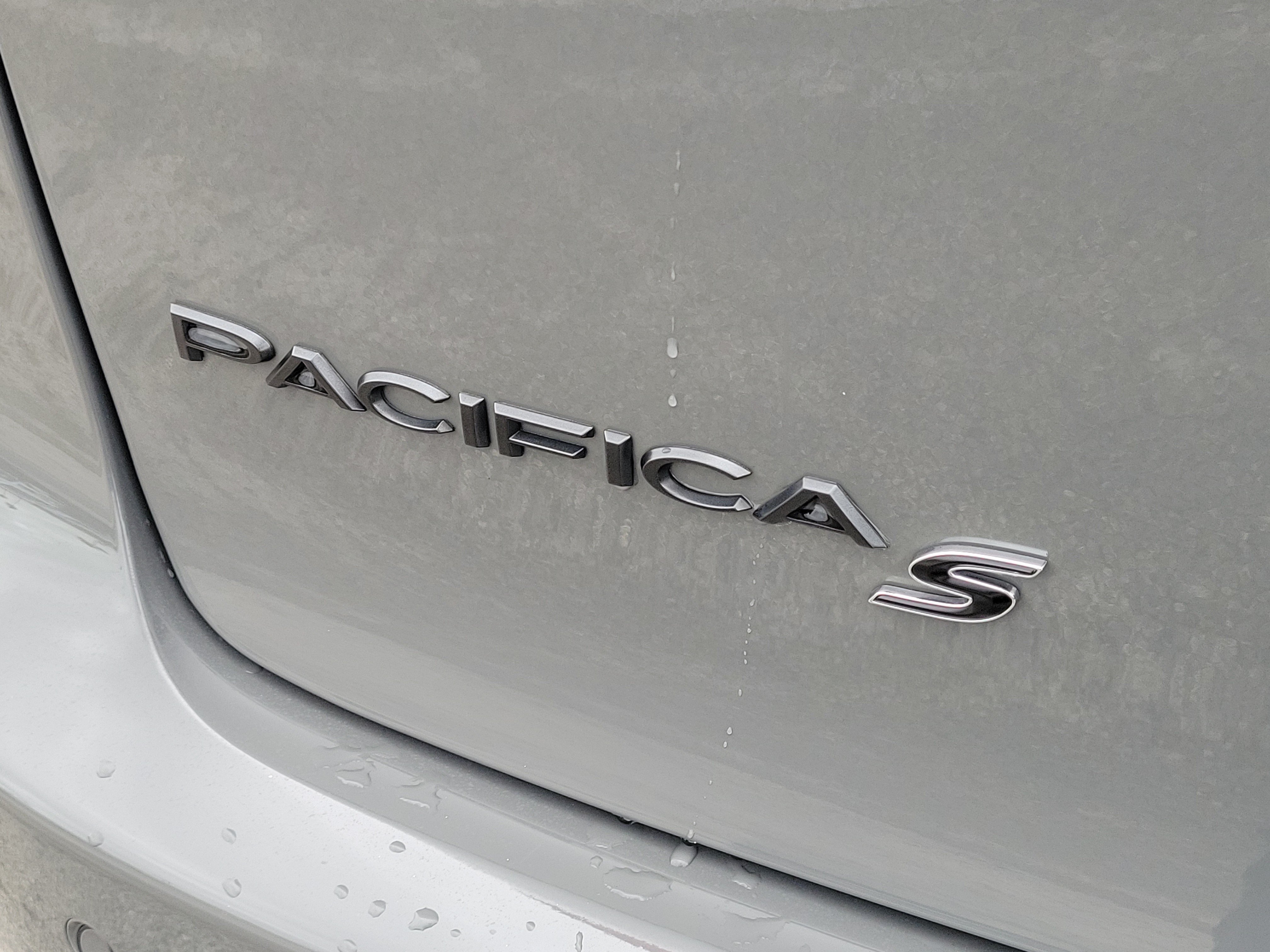 Used 2023 Chrysler Pacifica Touring-L w/ S Appearance Package AWD/4WD image 7