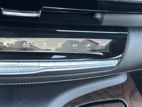 Certified 2024 Cadillac Escalade ESV Premium Luxury Platinum image 31