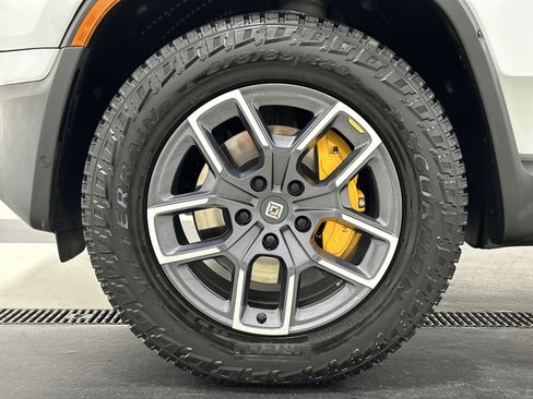 Used 2023 Rivian R1T Adventure AWD/4WD image 9
