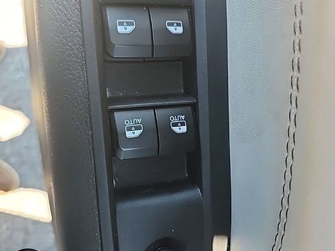 Used 2025 Jeep Compass Limited AWD/4WD image 18