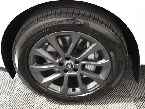 Certified 2025 Land Rover Range Rover Sport AWD/4WD image 11