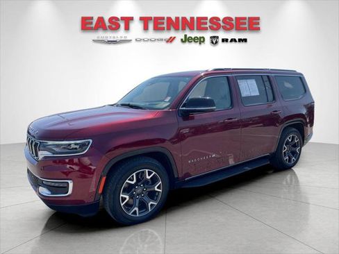Used 2024 Jeep Wagoneer Series III AWD/4WD image 7