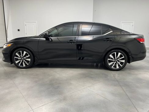 Used 2022 Nissan Sentra SV w/ SV Premium Package image 4