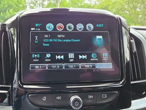 Used 2019 Chevrolet Traverse LT w/ LT Premium Package AWD/4WD image 14