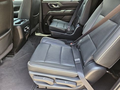 Used 2021 GMC Yukon XL SLT w/ SLT Premium Package RWD image 17
