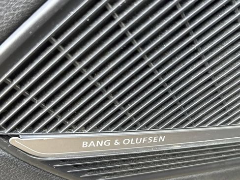 Used 2017 Audi A4 2.0T Premium Plus w/ Premium Plus Package image 4