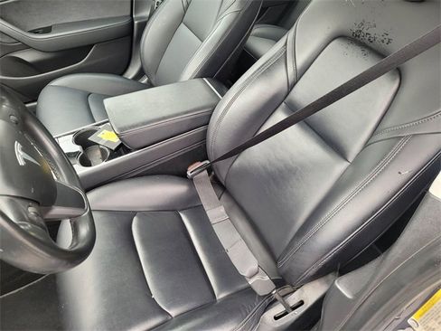 Used 2018 Tesla Model 3 Long Range image 9
