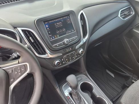 Used 2023 Chevrolet Equinox LT image 4