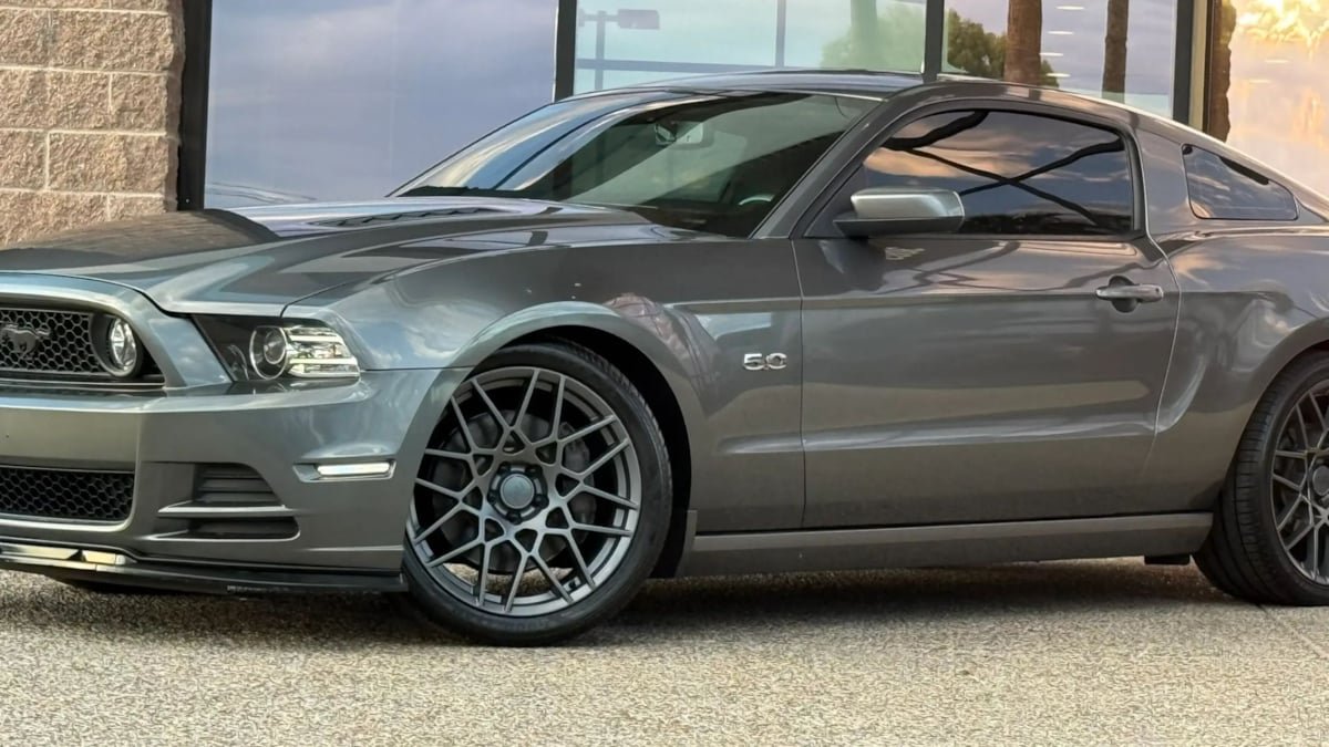 Used 2014 Ford Mustang GT w/ Brembo Brake Package RWD image 3