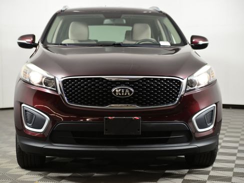 Used 2017 Kia Sorento LX image 5