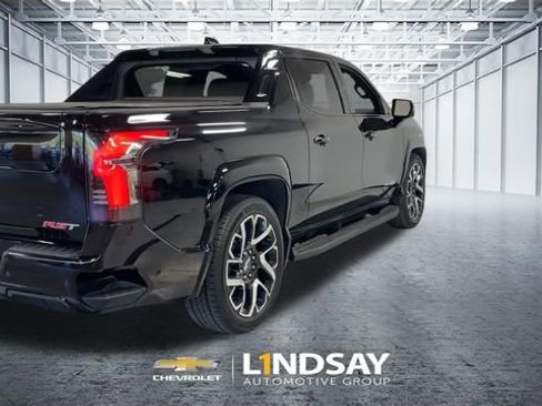 Used 2024 Chevrolet Silverado EV RST AWD/4WD image 9