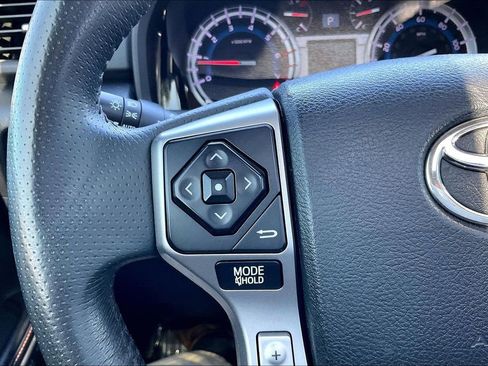 Used 2019 Toyota 4Runner Limited AWD/4WD image 18