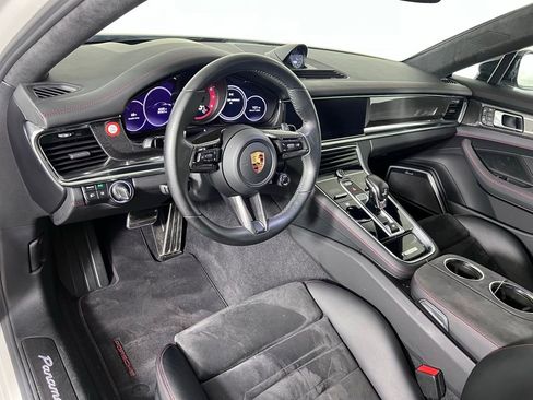 Certified 2022 Porsche Panamera GTS AWD/4WD image 4