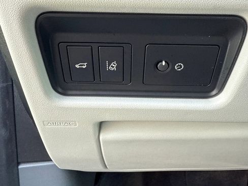 Used 2019 Land Rover Discovery Sport HSE image 31