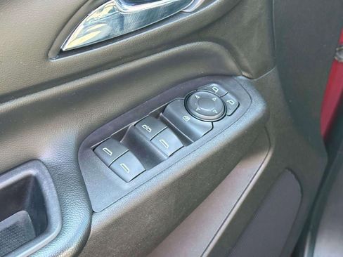 Used 2018 Chevrolet Equinox LT FWD image 17