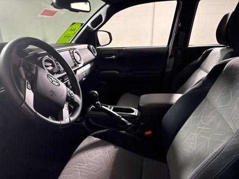 Used 2023 Toyota Tacoma TRD Sport AWD/4WD image 25