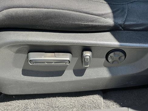 Used 2018 Honda CR-V EX image 16