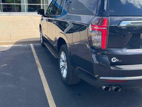 Used 2023 Chevrolet Suburban Premier AWD/4WD image 2