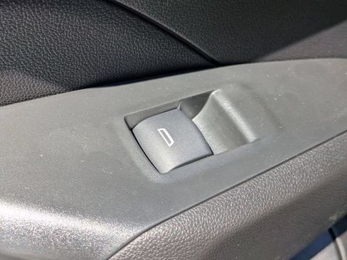 New 2026 Chevrolet Trax RS w/ Sunroof Package FWD image 23