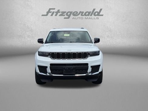 Used 2021 Jeep Grand Cherokee L Laredo w/ Luxury Tech Group I AWD/4WD image 2