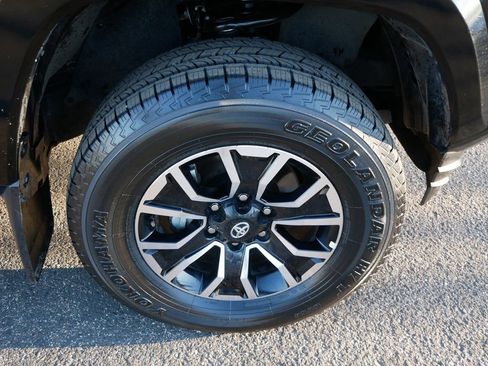 Used 2023 Toyota Tacoma TRD Sport w/ Technology Package image 7