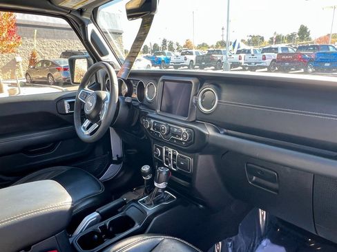 Used 2023 Jeep Wrangler Unlimited Sahara image 13